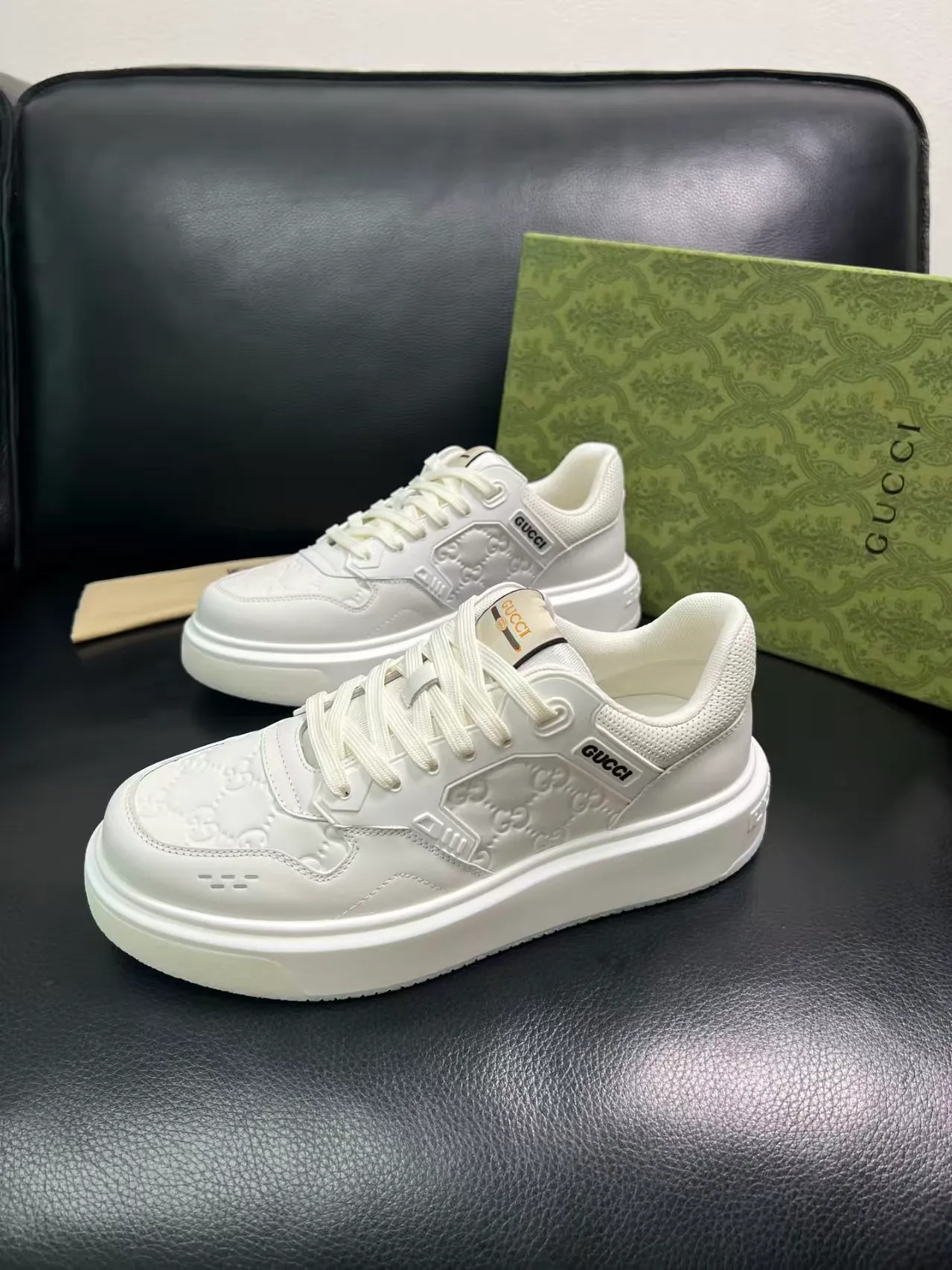 P460 new men's shoes GUCCI [Lightning] latest shoes are shipped. Original quality, fashionable, made of special materials, lining and mesh, brand new packaging. The foot feels super comfortable and the workmanship is impeccable Code number: 38-45 No. 058